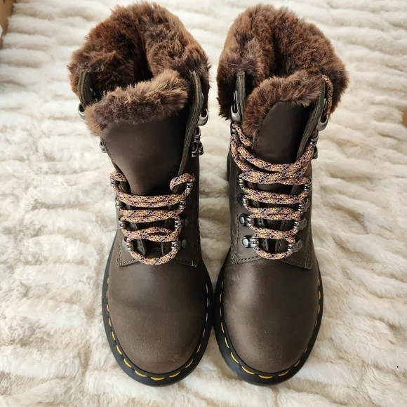 New NIB Doc Martens Women's size 5 Brown 1460 Serena Collar Winter Boots Kids 3 - Picture 7 of 7